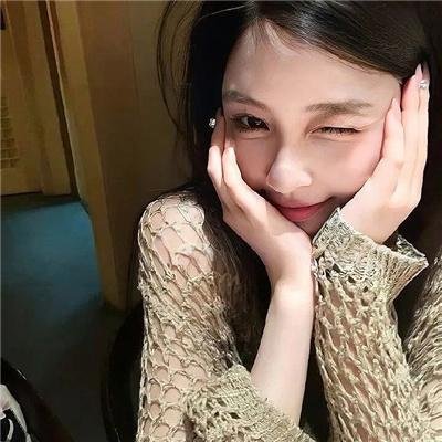 公园里的女孩